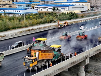 《新疆维吾尔自治区公路交通运输行业经济运行分析（2025年）》编制项目公开招标公告